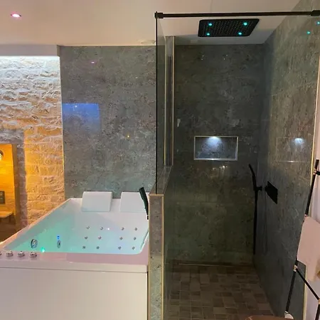 Les Jardins Secrets - Gare & Centre By Apartment *