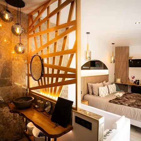 Apartment Les Jardins Secrets - Gare & Centre By *