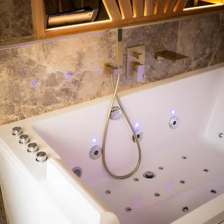 Apartment Les Jardins Secrets - Gare & Centre By *