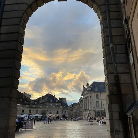 Les Jardins Secrets - Gare & Centre By Apartament *