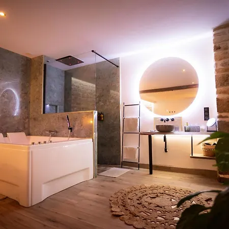 Apartment Les Jardins Secrets - Gare & Centre By *