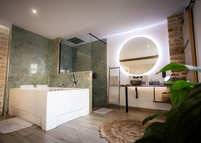 Les Jardins Secrets - Gare & Centre By Apartament Dijon