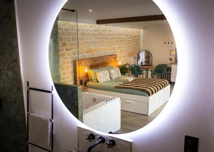 Les Jardins Secrets - Gare & Centre By